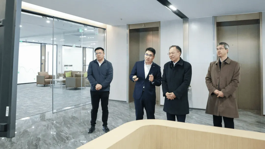 强化功效协同与要素集聚，，，，，，，，管委会向导调研金融湾科创社区